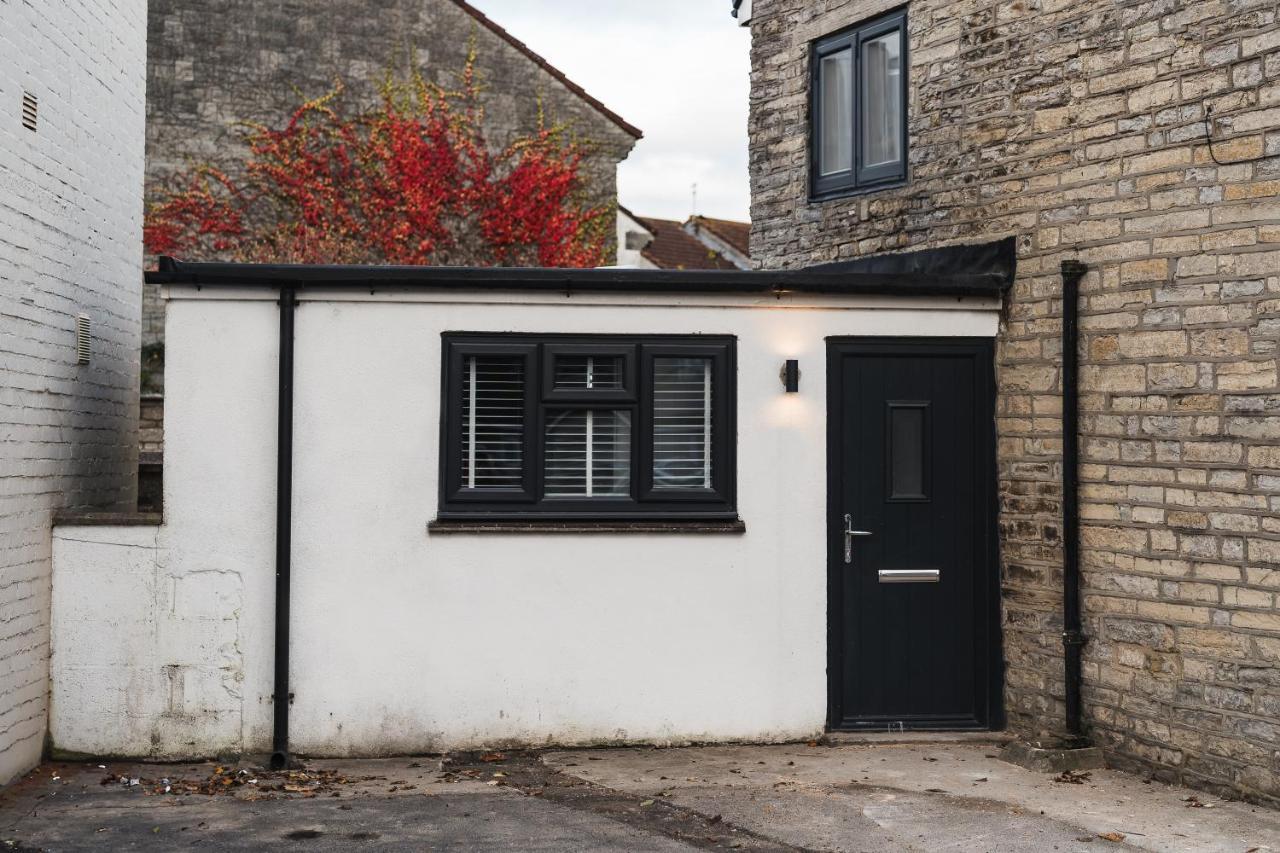 Wych Cottage, Striking 2 Bed, Parking, Ground Floor Flat - Step Free Somerton  Exterior photo